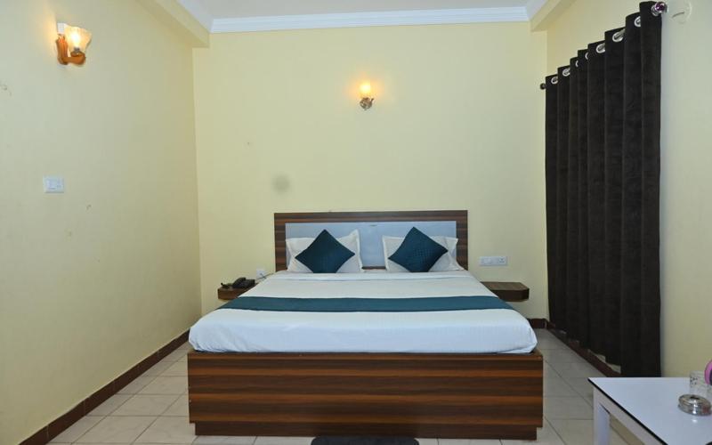 Hotel The Finch Puri Exterior photo